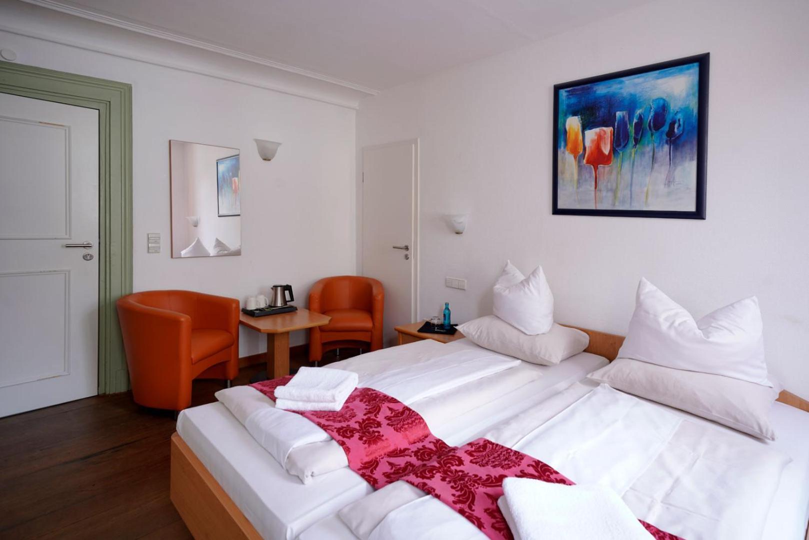 Hotel Adler Am Schloss Bonnigheim 外观 照片
